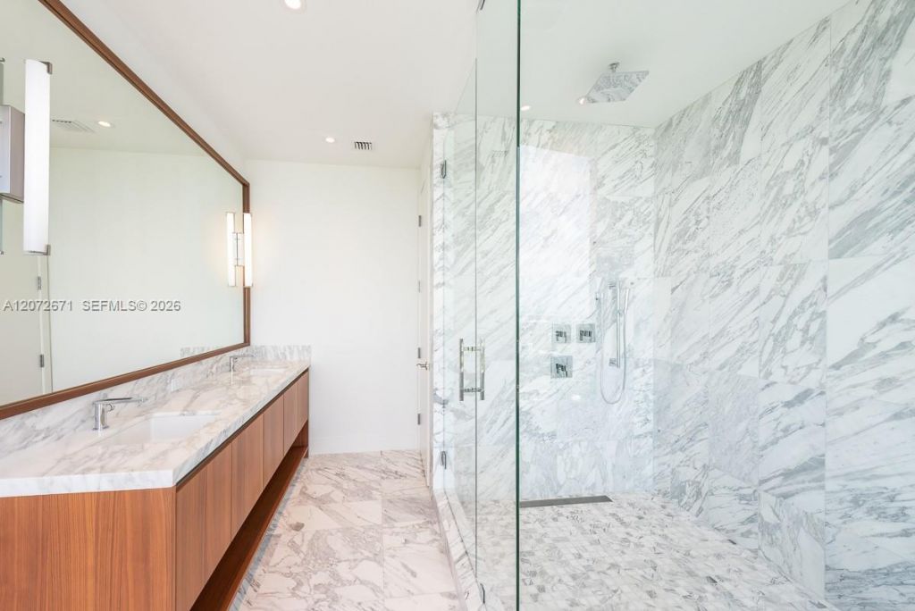 175 SE 25th Rd , Unit 3504, Miami, FL 33129 Photo