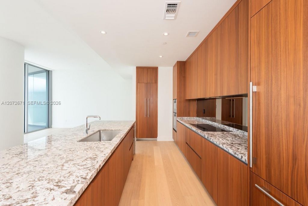 175 SE 25th Rd , Unit 3504, Miami, FL 33129 Photo