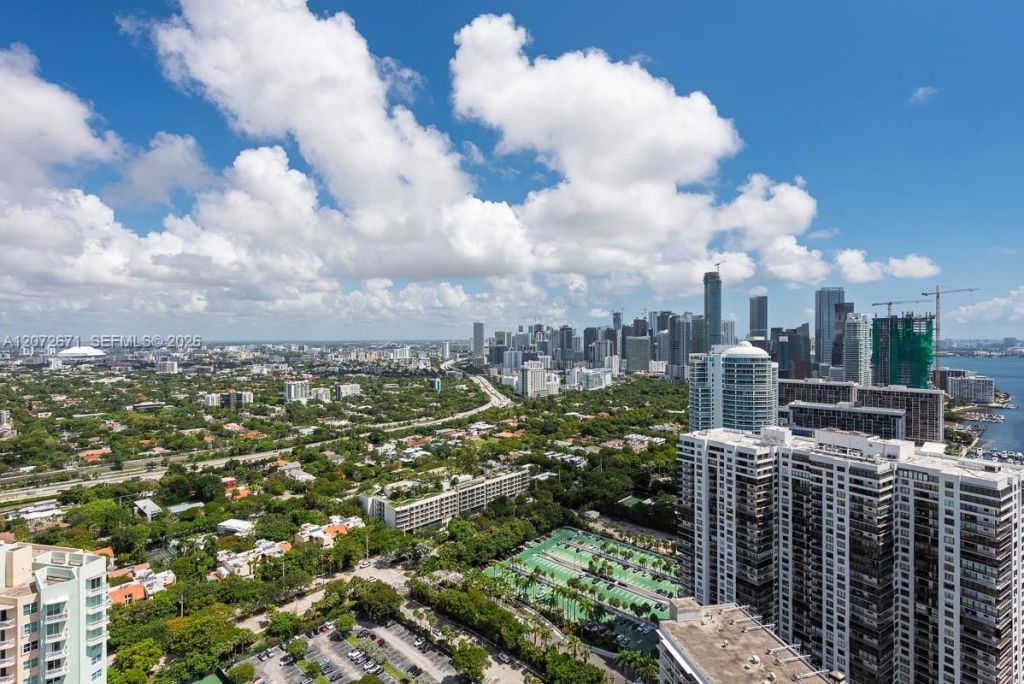 175 SE 25th Rd , Unit 3504, Miami, FL 33129 Photo