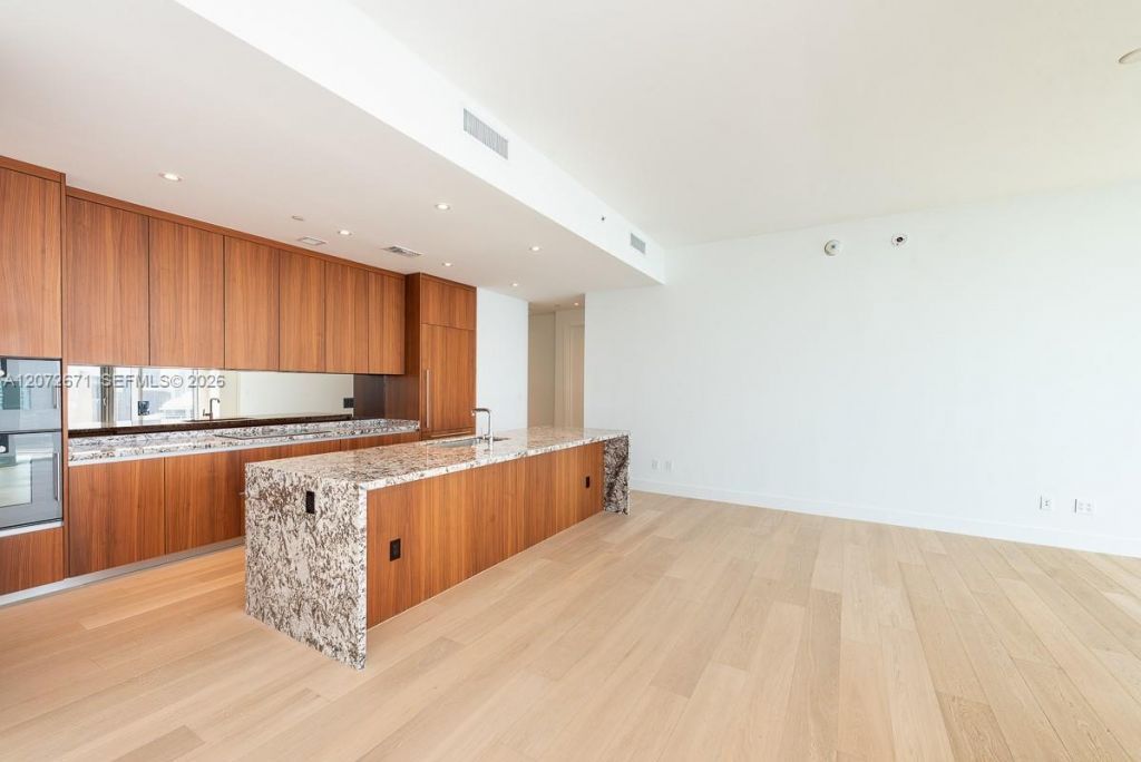 175 SE 25th Rd , Unit 3504, Miami, FL 33129 Photo
