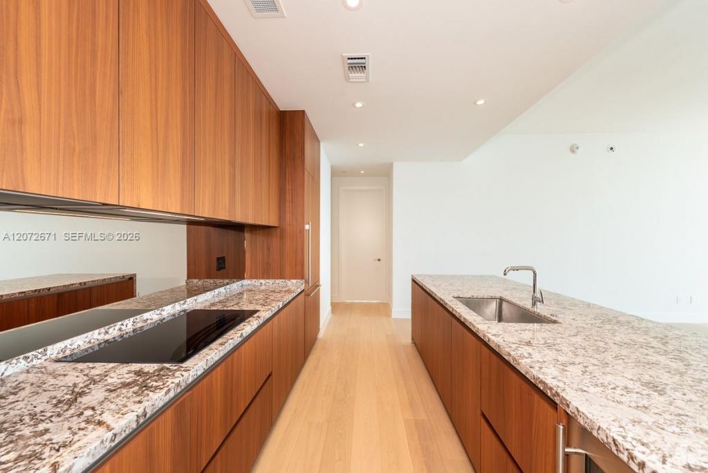 175 SE 25th Rd , Unit 3504, Miami, FL 33129 Photo