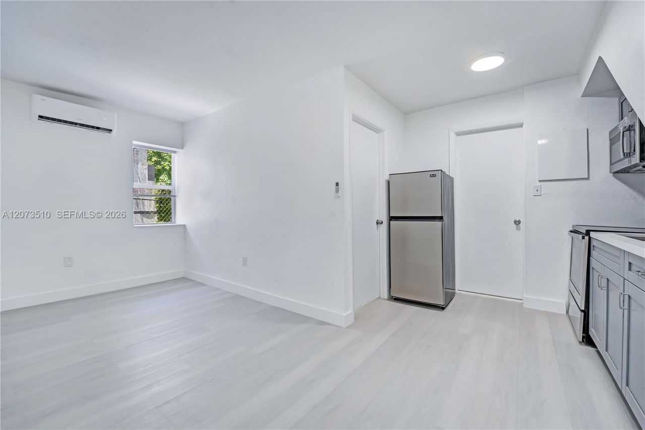 769 NW 10th St , Unit 2, Miami, FL 33136 Photo