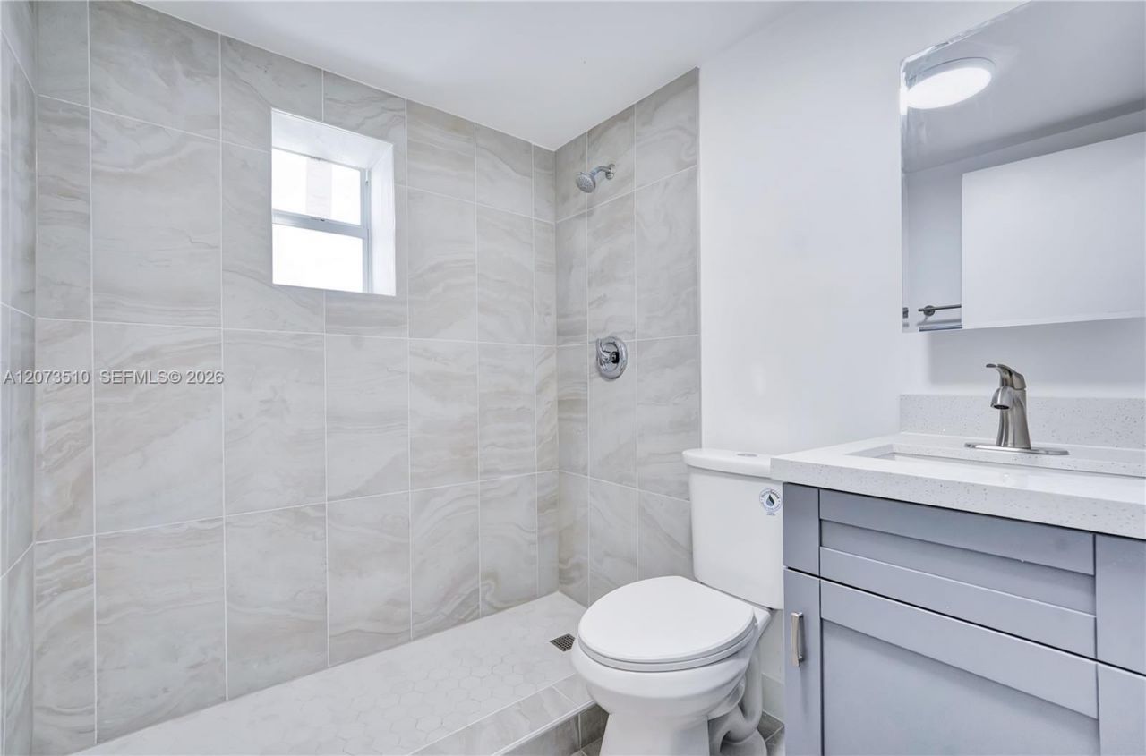 769 NW 10th St , Unit 2, Miami, FL 33136 Photo