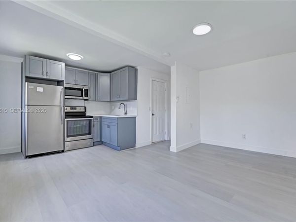 769 NW 10th St , Unit 3, Miami, FL 33136