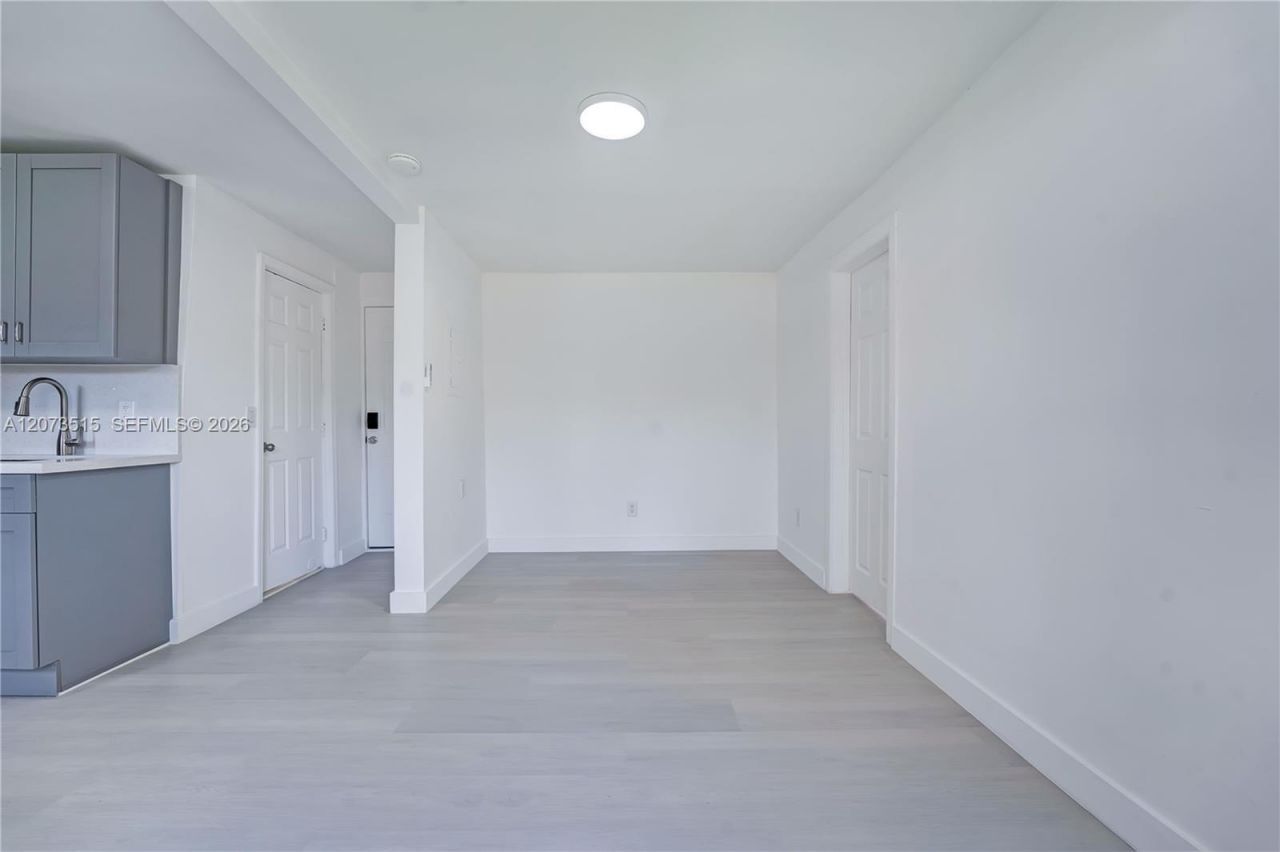 769 NW 10th St , Unit 3, Miami, FL 33136 Photo