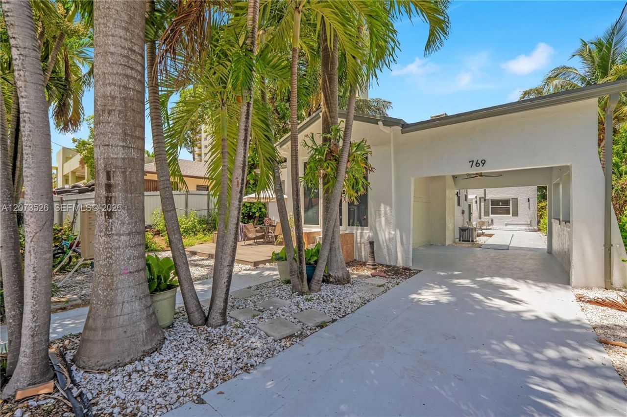769 NW 10th St , Unit 4, Miami, FL 33136 Photo