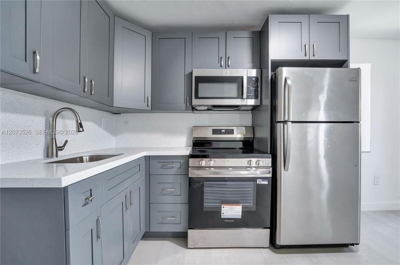 769 NW 10th St , Unit 4, Miami, FL 33136 Photo