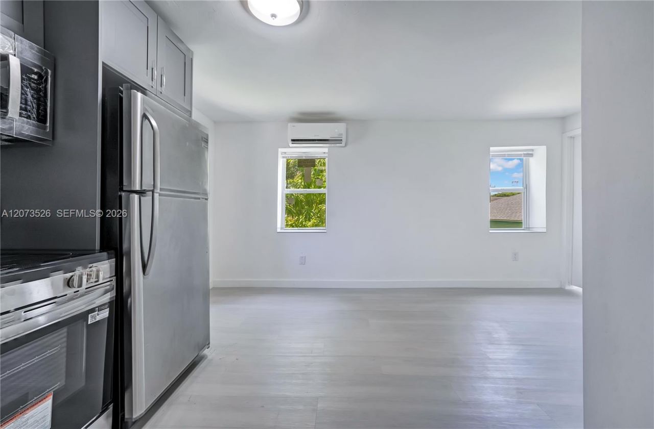 769 NW 10th St , Unit 4, Miami, FL 33136 Photo
