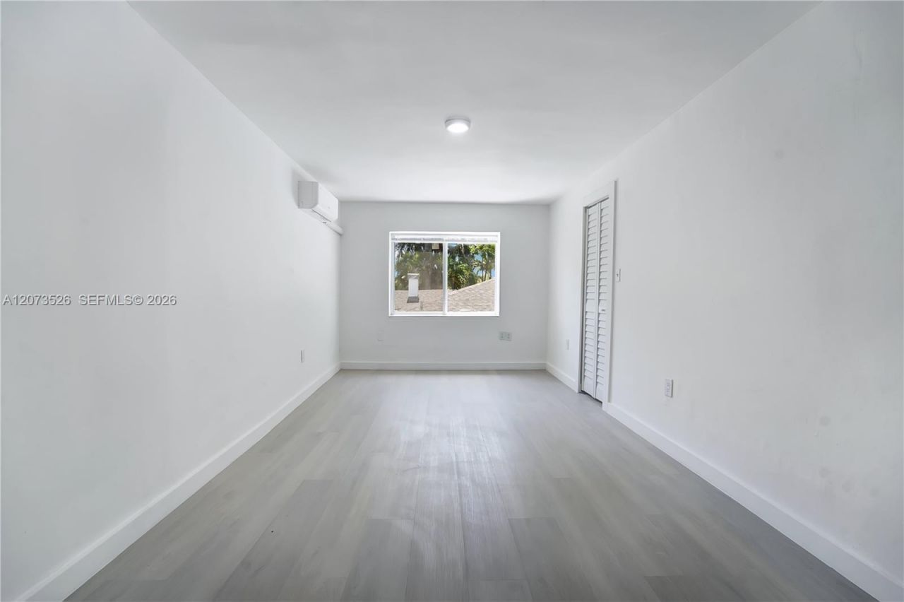 769 NW 10th St , Unit 4, Miami, FL 33136 Photo