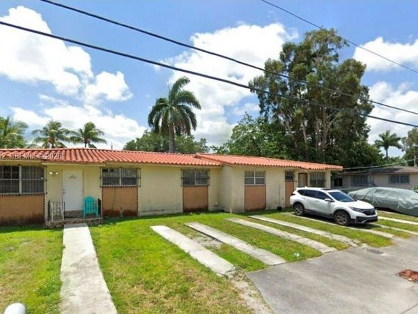 2930 NW 12th St , Miami, FL 33125