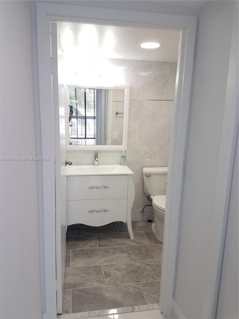 6937 Bay Dr , Unit 410, Miami Beach, FL 33141 Photo