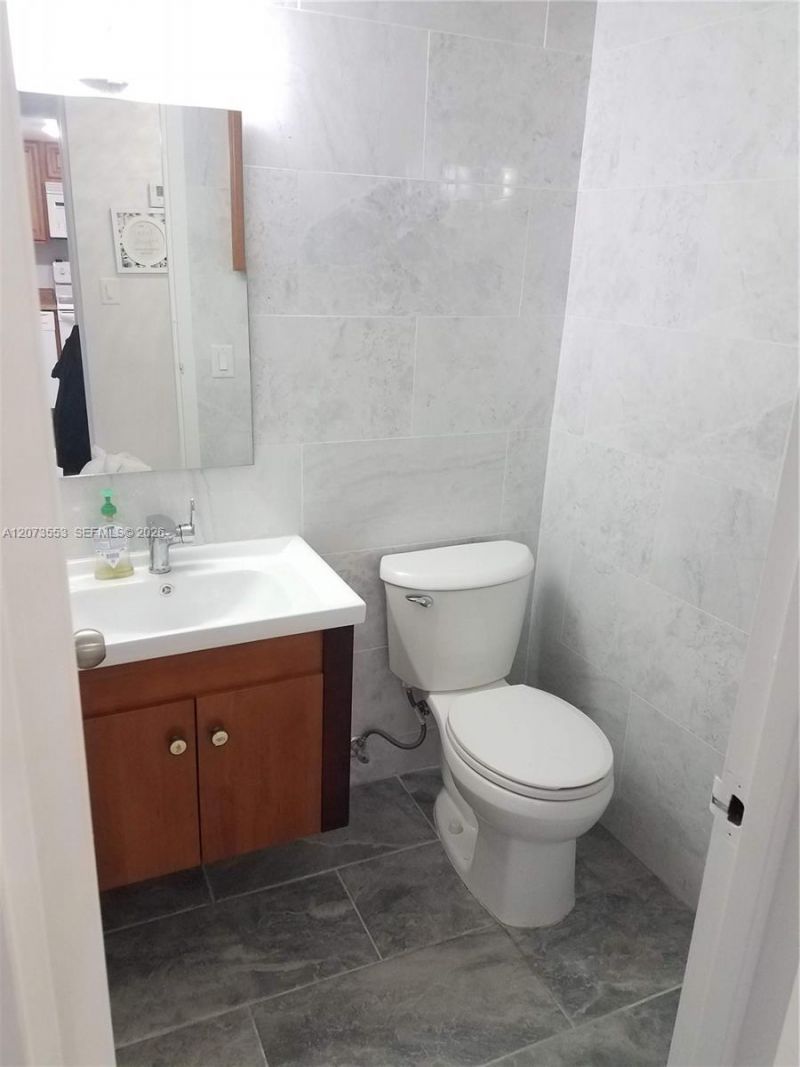 6937 Bay Dr , Unit 410, Miami Beach, FL 33141 Photo