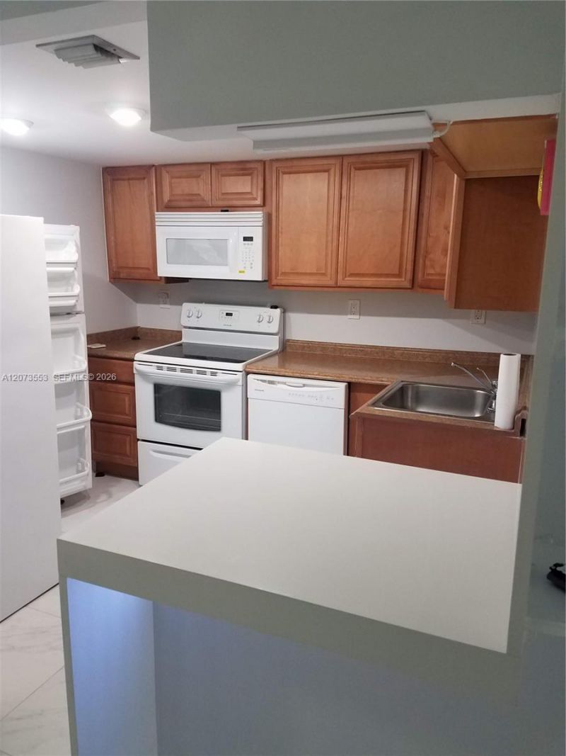6937 Bay Dr , Unit 410, Miami Beach, FL 33141 Photo