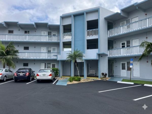 2300 Park Ln , Unit 203, Hollywood, FL 33021