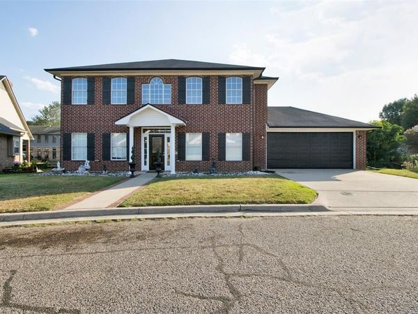 204 Millpond Drive, Longview, TX 75604