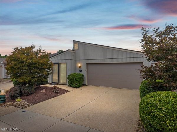 11025 Southwind Court , Strongsville, OH 44149