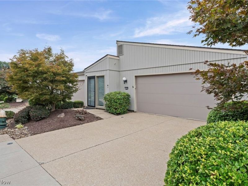 11025 Southwind Court, Strongsville, OH 44149 Photo 4