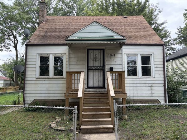 12446 S Lowe Avenue , Chicago, IL 60628