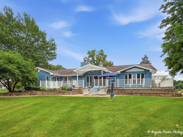 1110 Lake Shore Drive N, Barrington, IL 60010