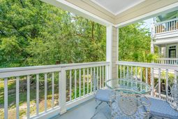 45 Sycamore Avenue photo 4