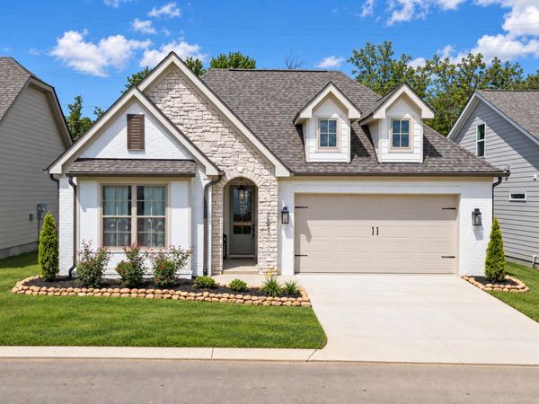 6974 Charming Place, Unit 105, Hixson, TN 37343