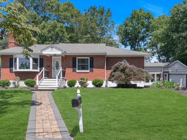 3 Carlson Court , Kings Park, NY 11754