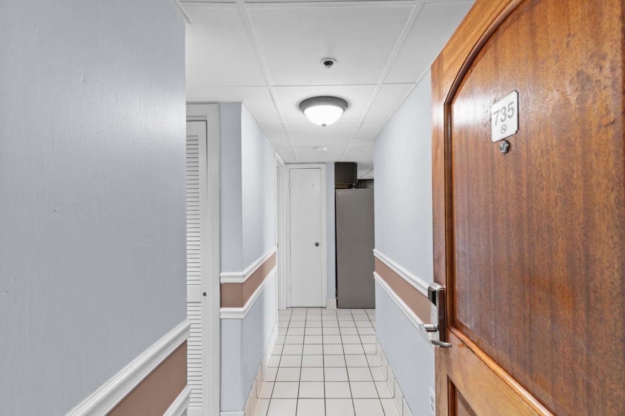 9550 Shore Dr. Photo 11