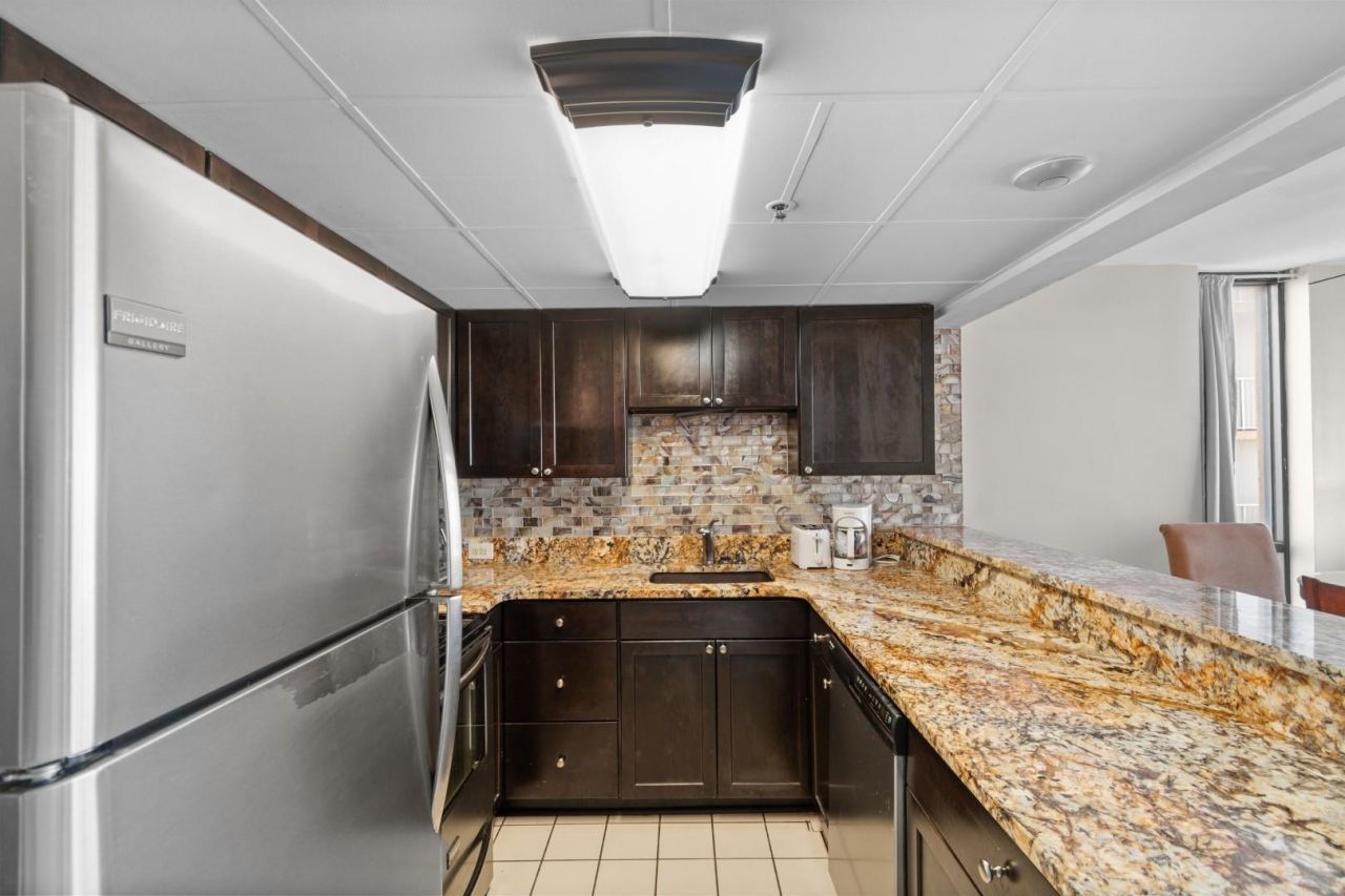 9550 Shore Dr. Photo 13