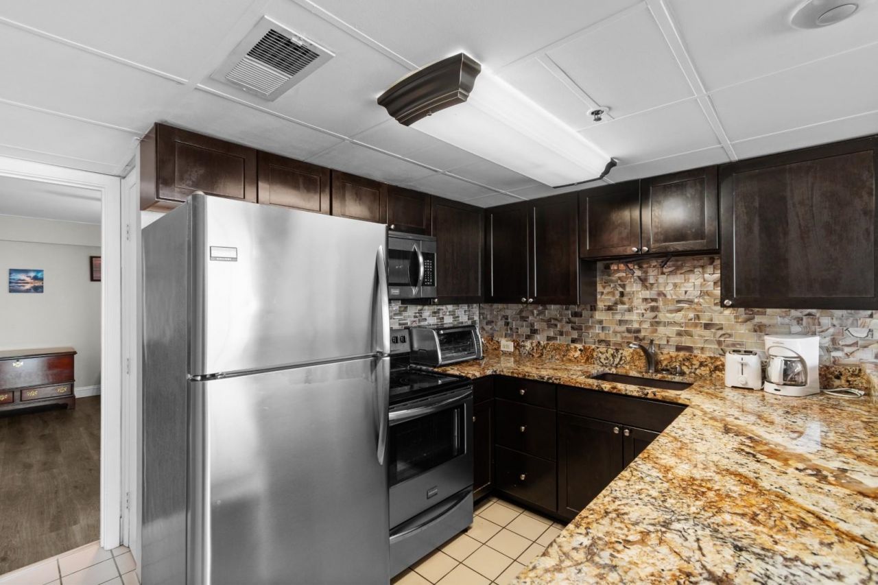 9550 Shore Dr. Photo 14