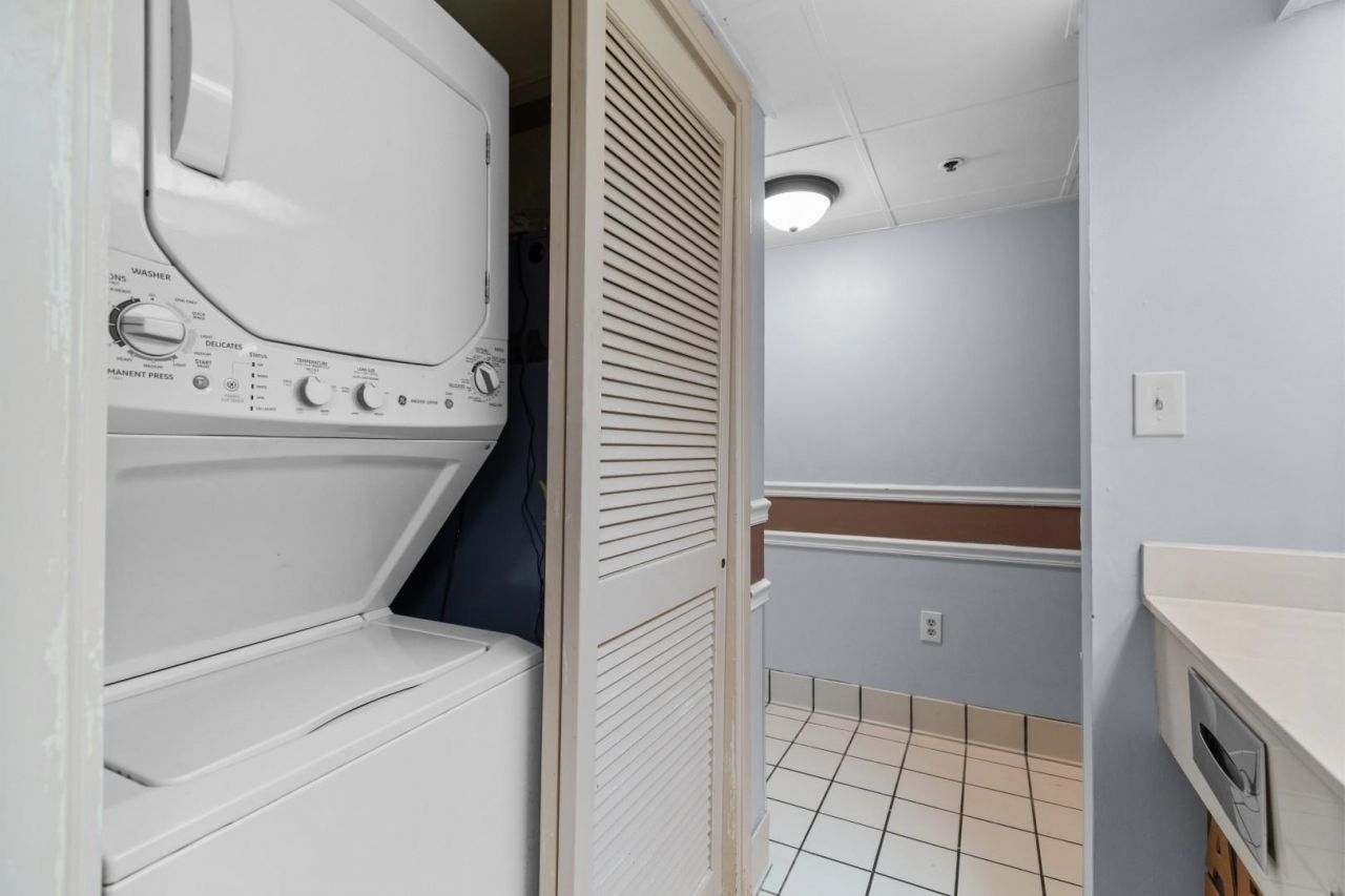 9550 Shore Dr. Photo 26