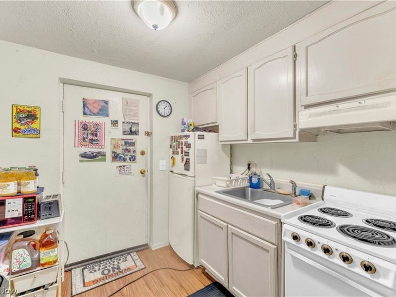 101 S Rocky River Drive, Unit 407, Berea, OH 44017 Photo 9