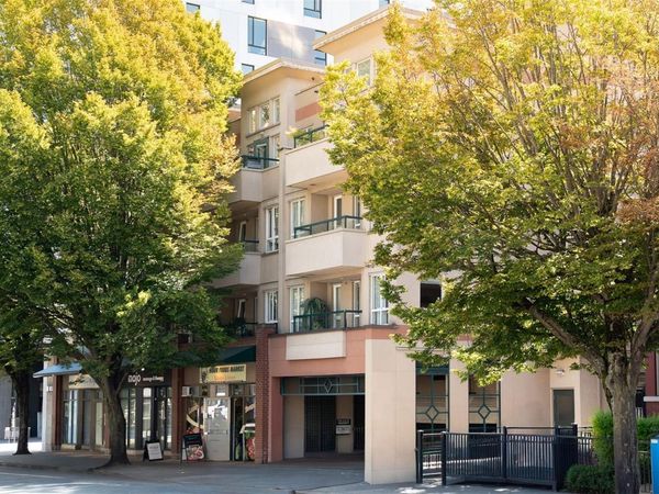 1015 Johnson St, Unit #403, Victoria, BC V8V 3N6