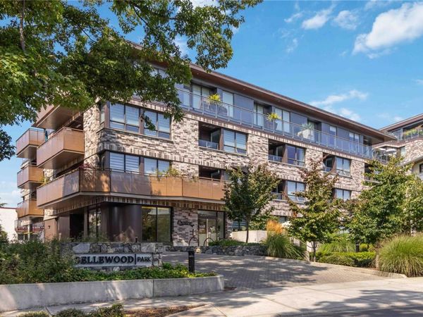 1018 Pentrelew Pl , Unit #303, Victoria, BC V8V 4J6