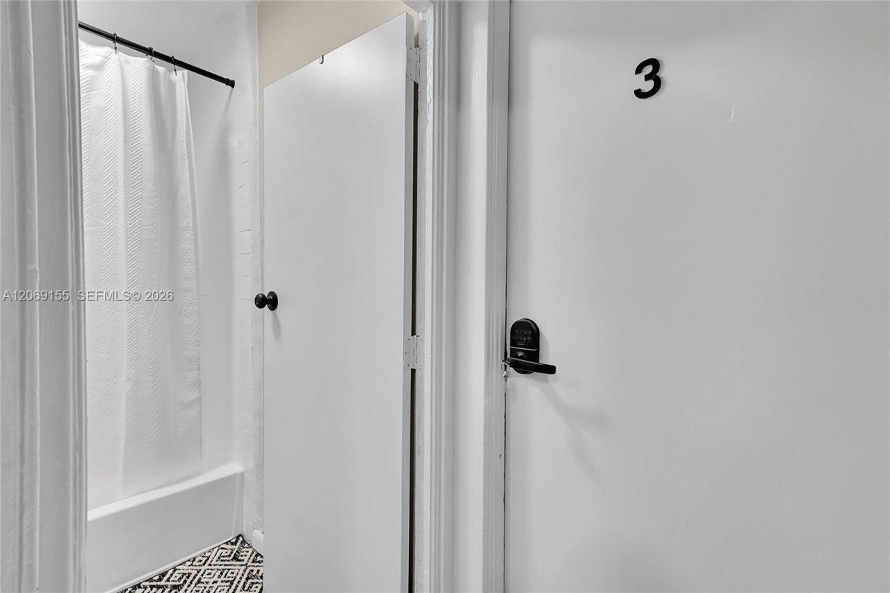 31 NE 53rd St, Miami, FL 33137 Photo