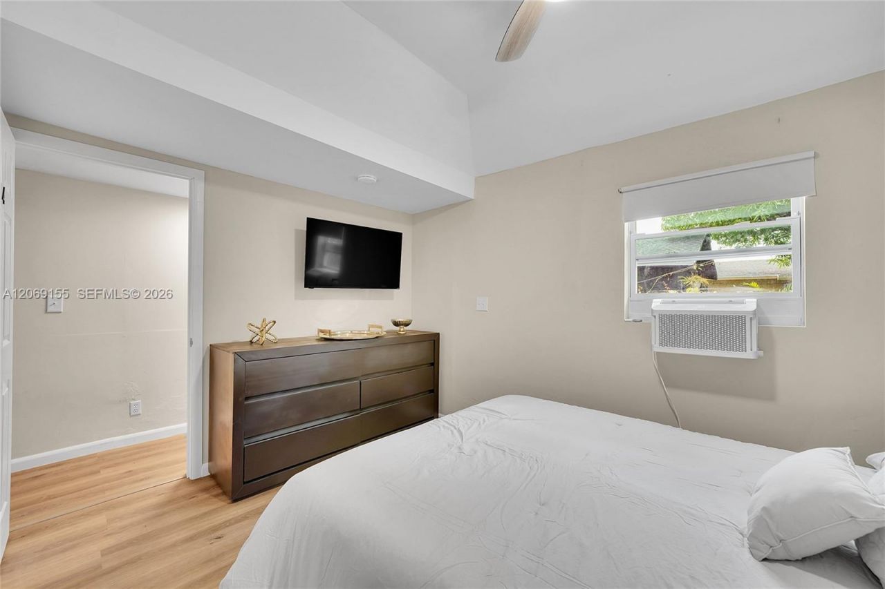 31 NE 53rd St, Miami, FL 33137 Photo