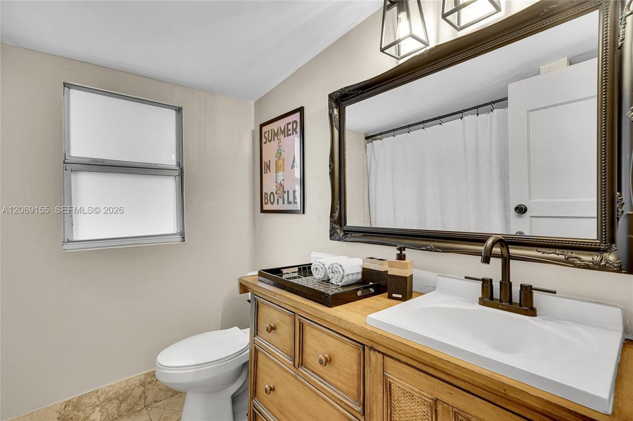 31 NE 53rd St, Miami, FL 33137 Photo