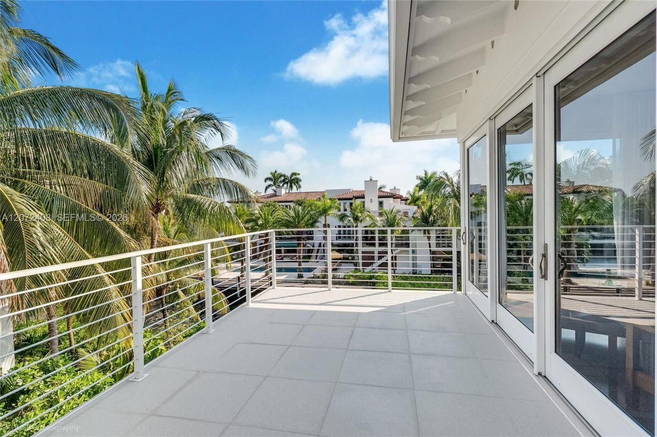 3835 Carole Ct, Miami, FL 33133 Photo