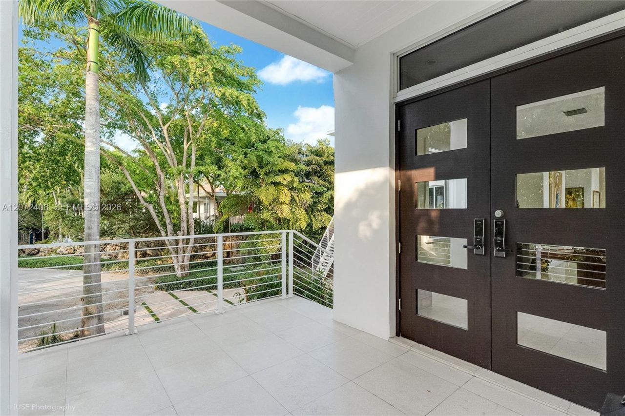 3835 Carole Ct, Miami, FL 33133 Photo