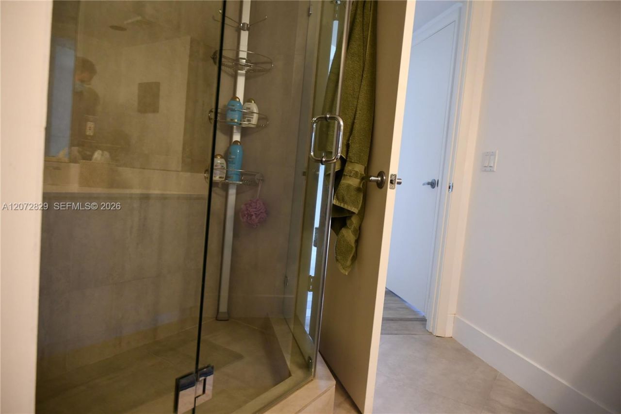 1000 E Island Blvd, Unit 303, Aventura, FL 33160 Photo