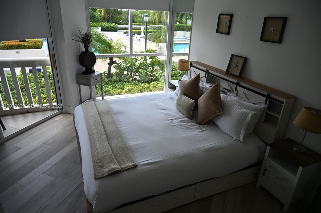 1000 E Island Blvd, Unit 303, Aventura, FL 33160 Photo
