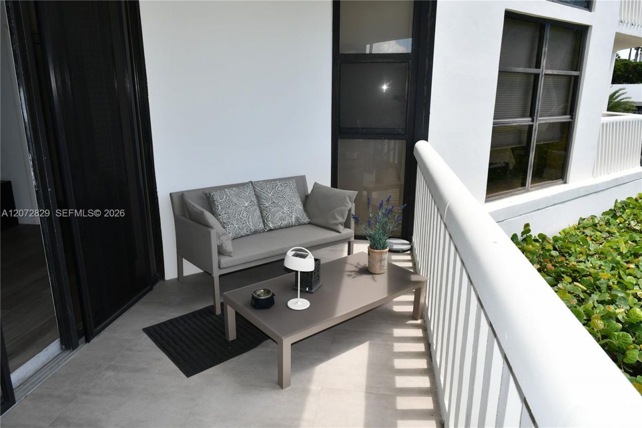 1000 E Island Blvd, Unit 303, Aventura, FL 33160 Photo
