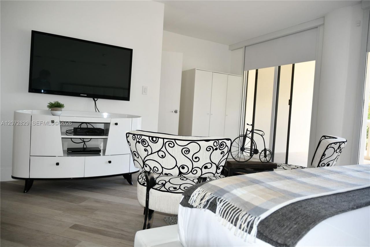1000 E Island Blvd, Unit 303, Aventura, FL 33160 Photo