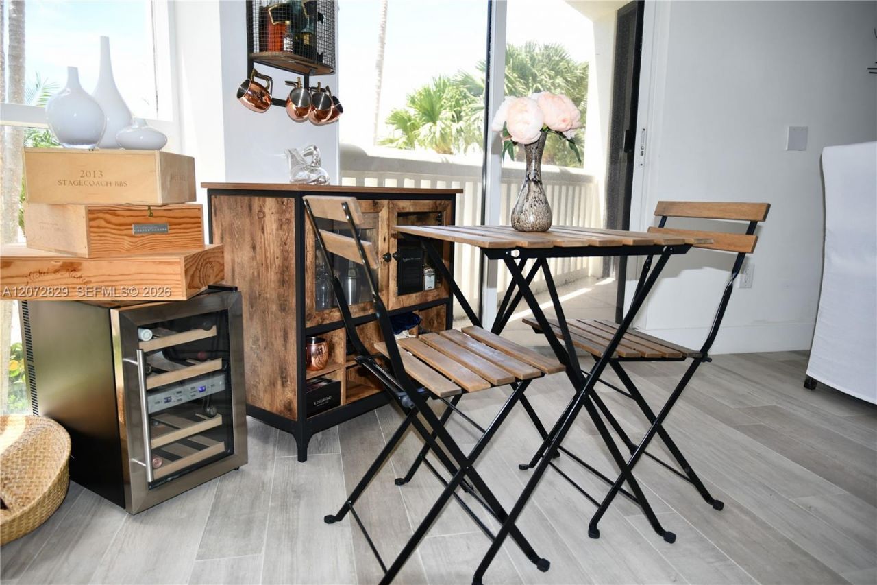 1000 E Island Blvd, Unit 303, Aventura, FL 33160 Photo