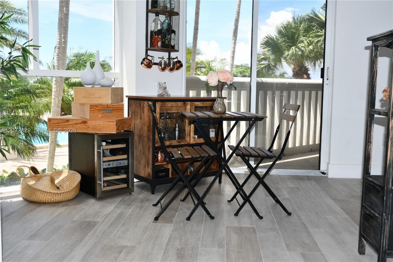 1000 E Island Blvd, Unit 303, Aventura, FL 33160 Photo