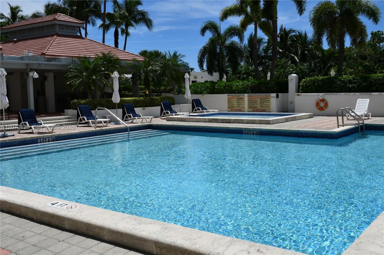 1000 E Island Blvd, Unit 303, Aventura, FL 33160 Photo