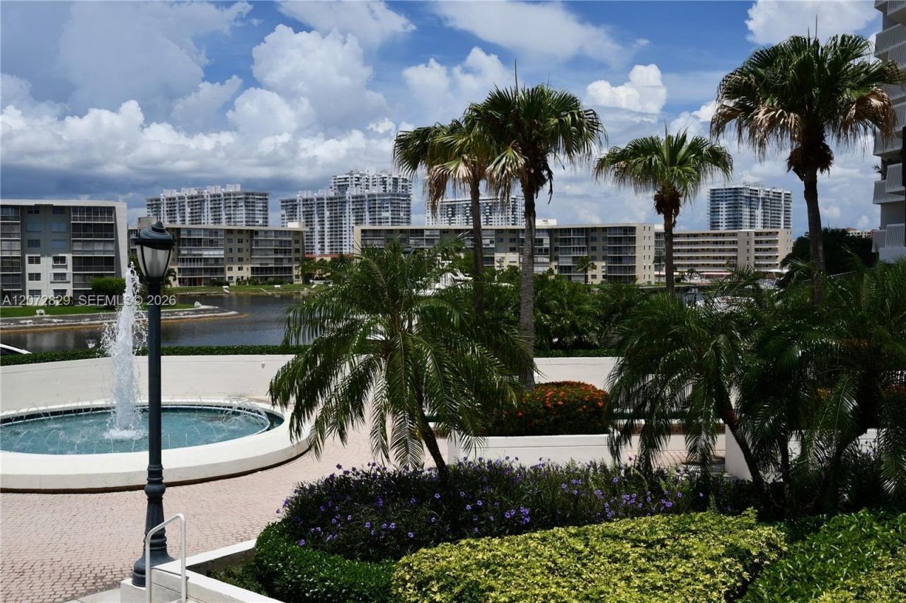 1000 E Island Blvd, Unit 303, Aventura, FL 33160 Photo