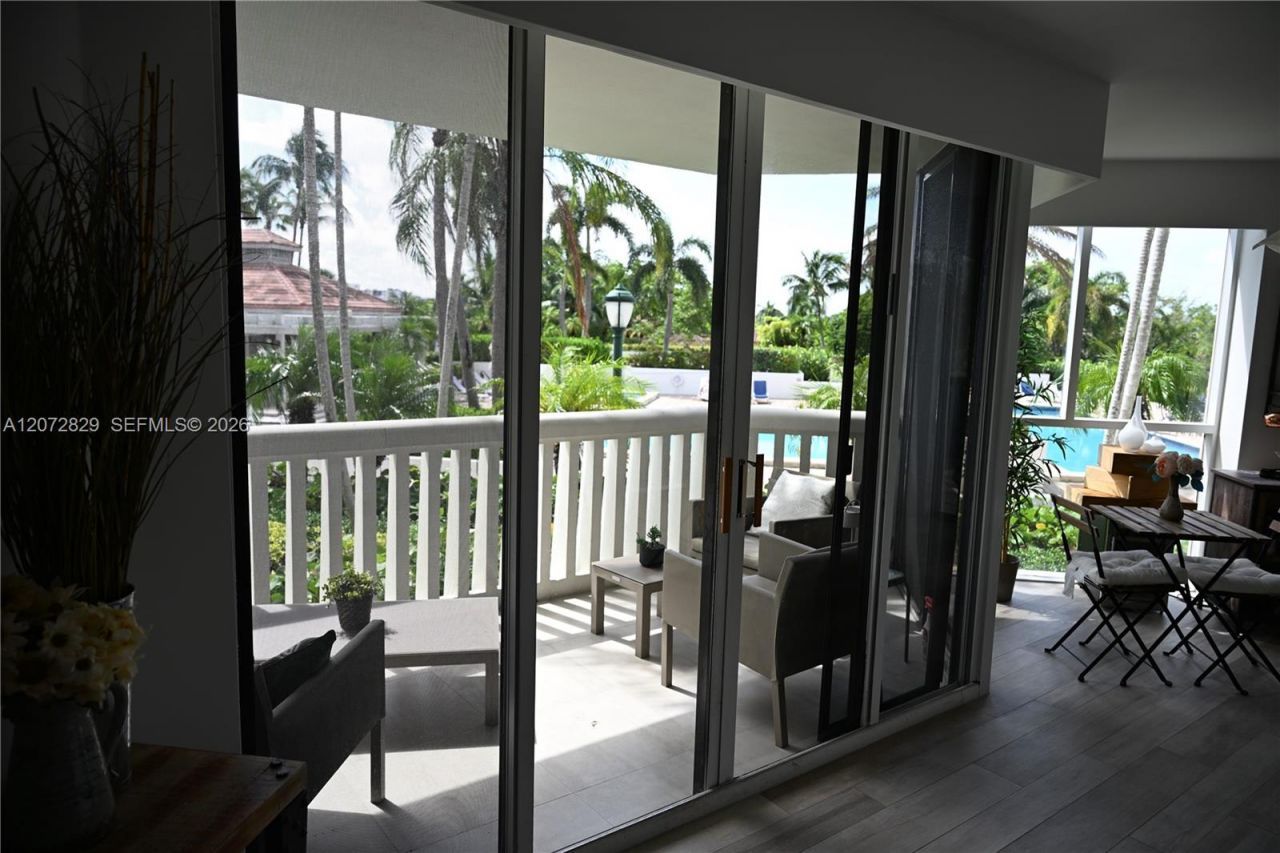 1000 E Island Blvd, Unit 303, Aventura, FL 33160 Photo