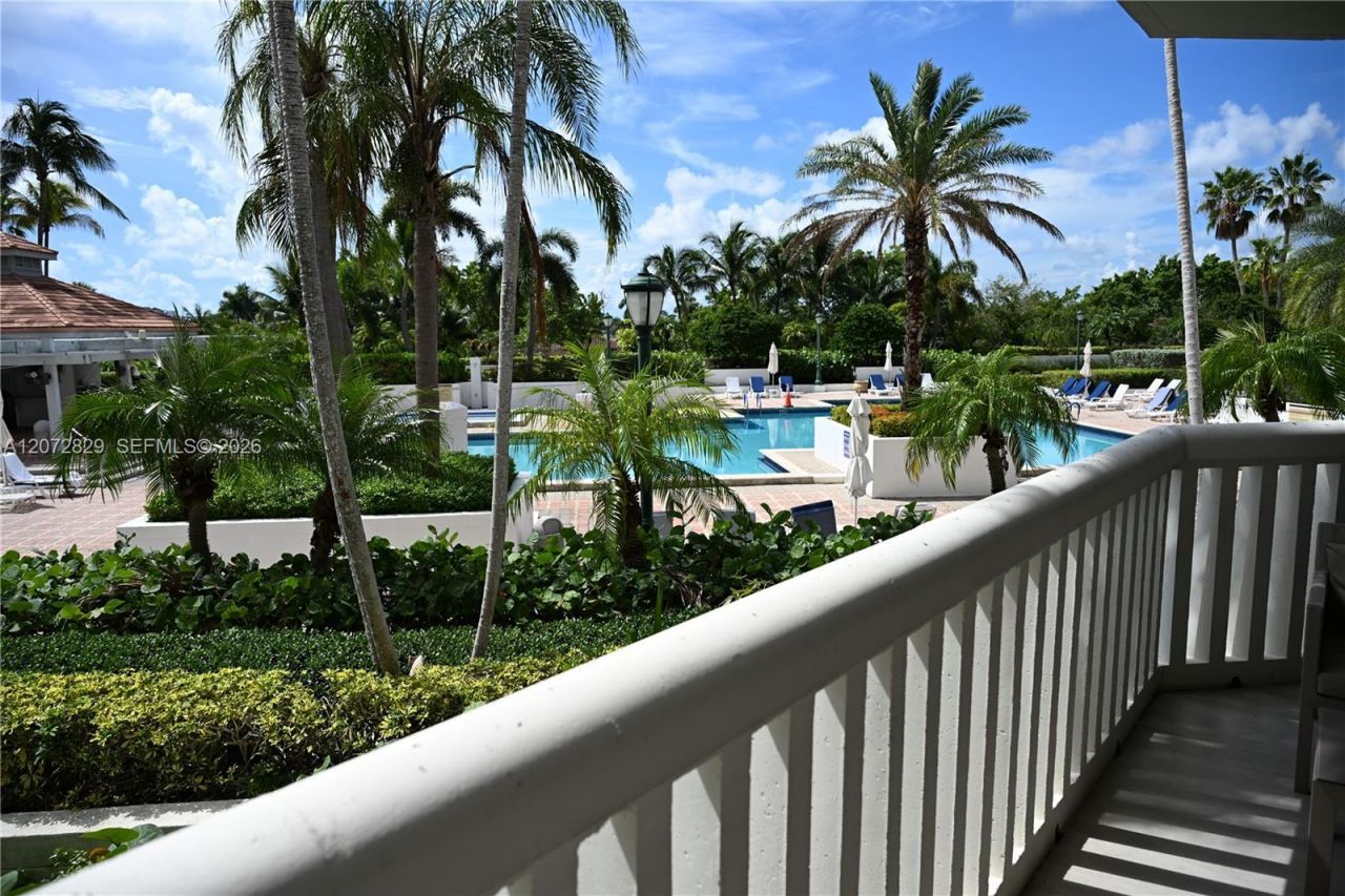 1000 E Island Blvd, Unit 303, Aventura, FL 33160 Photo