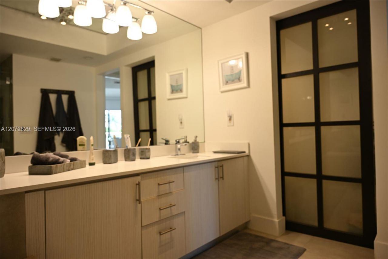 1000 E Island Blvd, Unit 303, Aventura, FL 33160 Photo