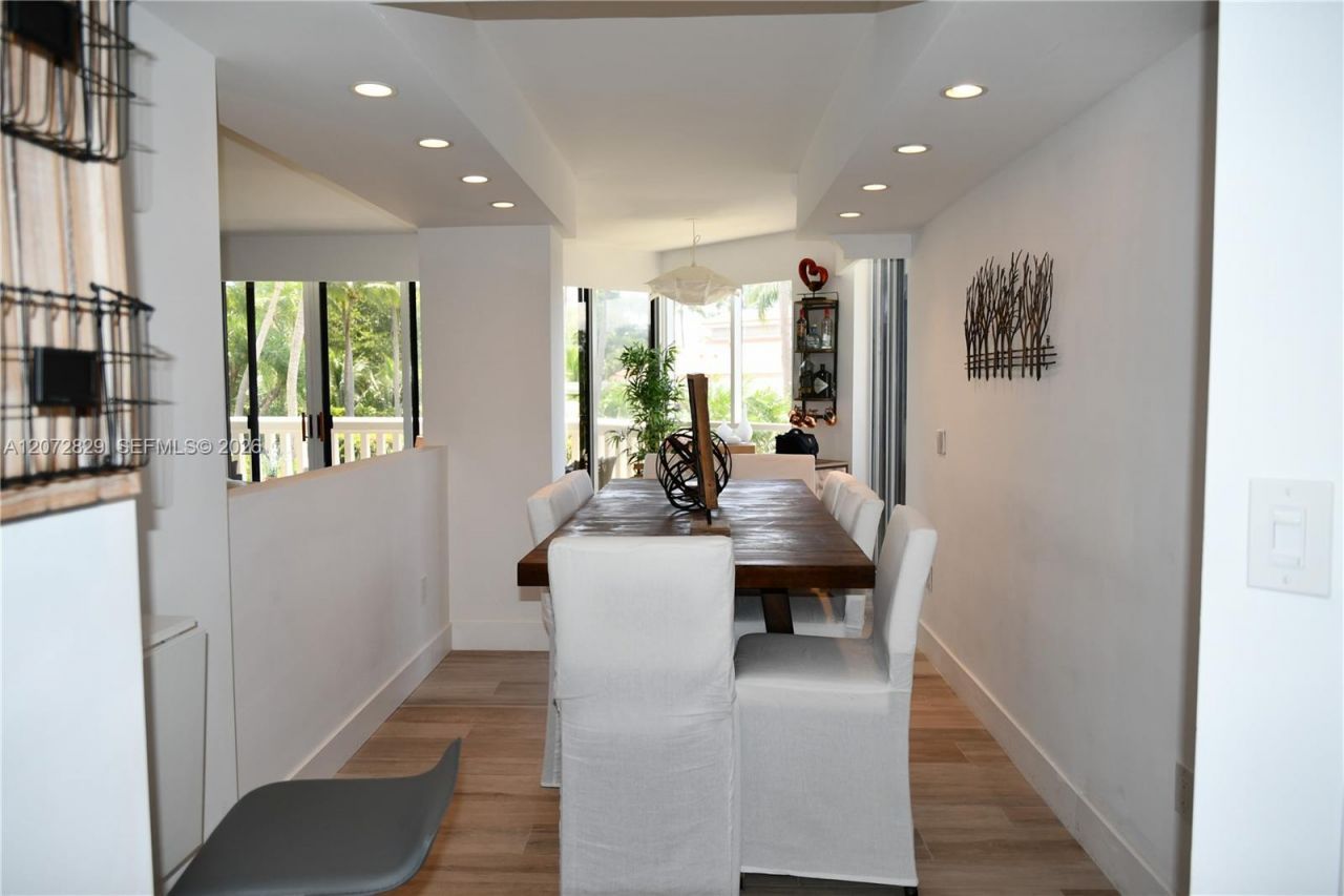 1000 E Island Blvd, Unit 303, Aventura, FL 33160 Photo